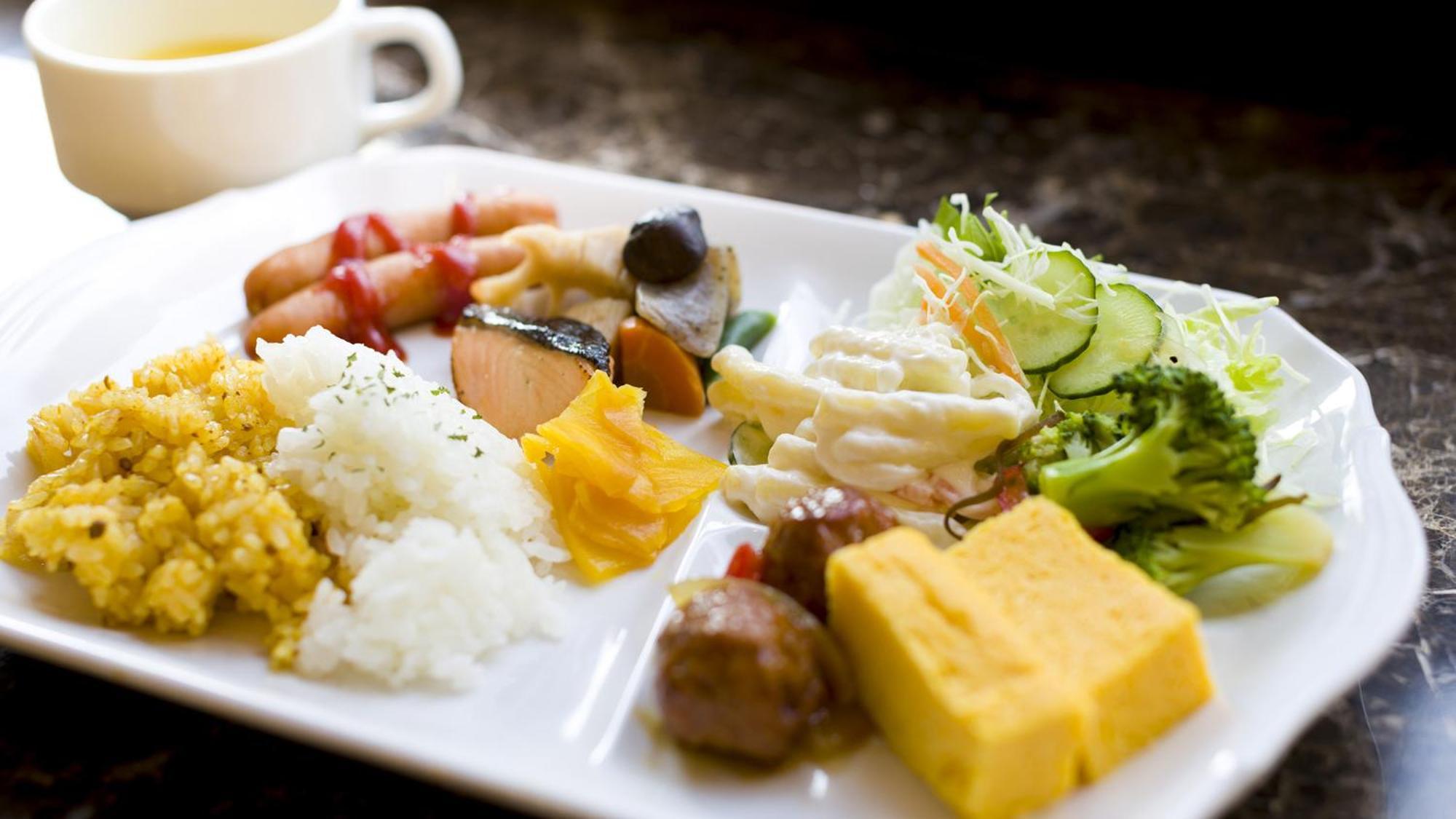 Toyoko Inn Atami Ekimae Buitenkant foto